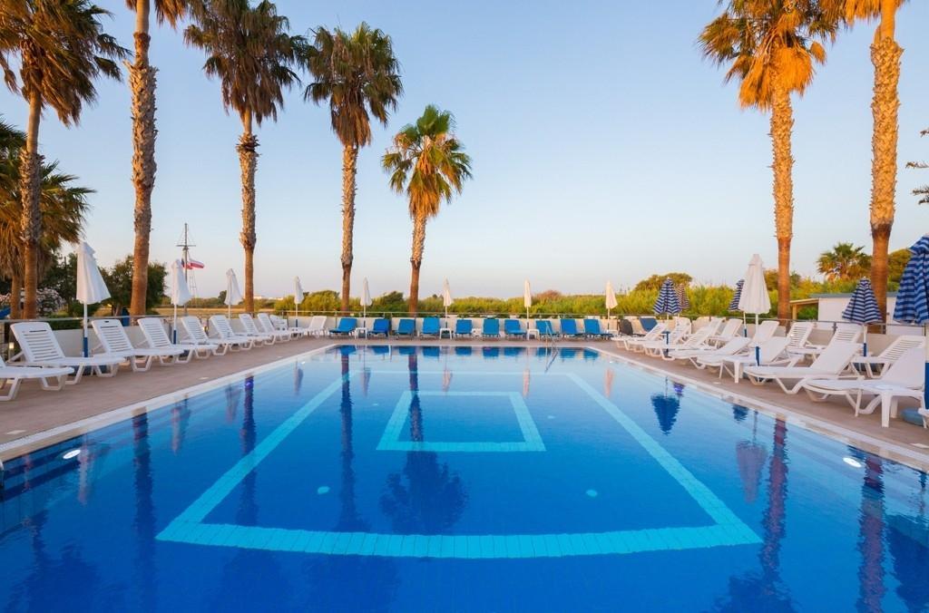 Captain Pavlos (3*) / Travel.Sk